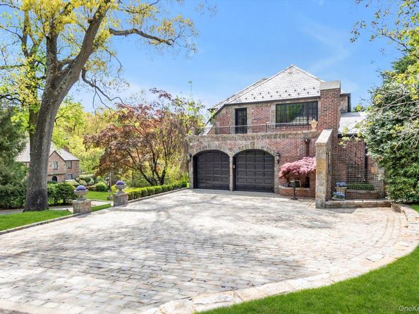 183 Mill Spring Road, Manhasset NY 11030