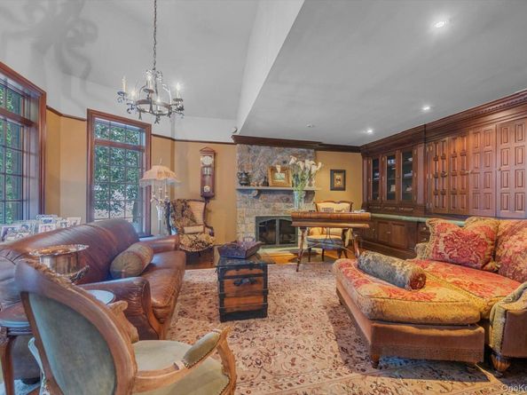 183 Mill Spring Road, Manhasset NY 11030
