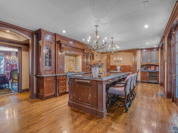 183 Mill Spring Road, Manhasset NY 11030