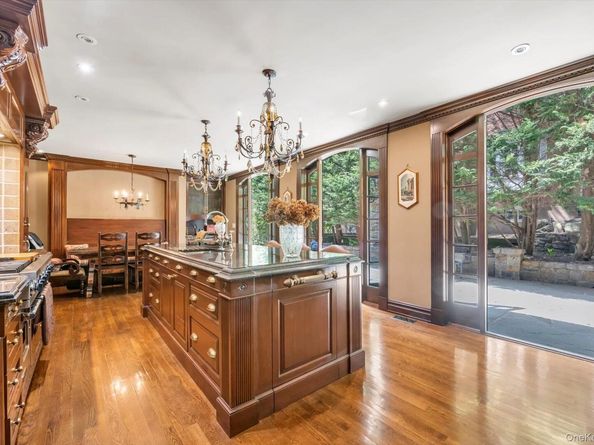 183 Mill Spring Road, Manhasset NY 11030