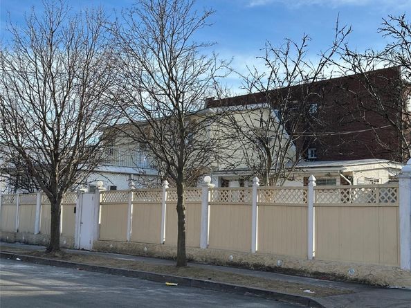 1817 Schieffelin Avenue, Bronx NY 10466