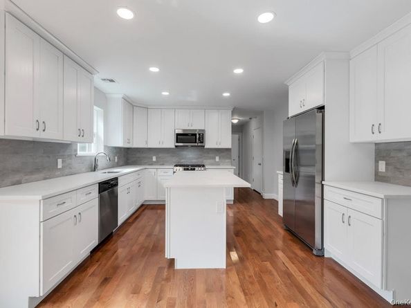 113 CURRANS Road, Middle Island NY 11953