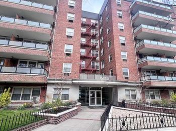 525 Ocean Parkway