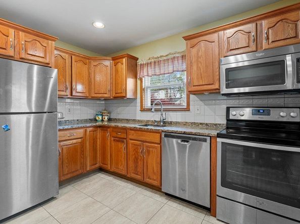 529 Davis Street, North Babylon NY 11703
