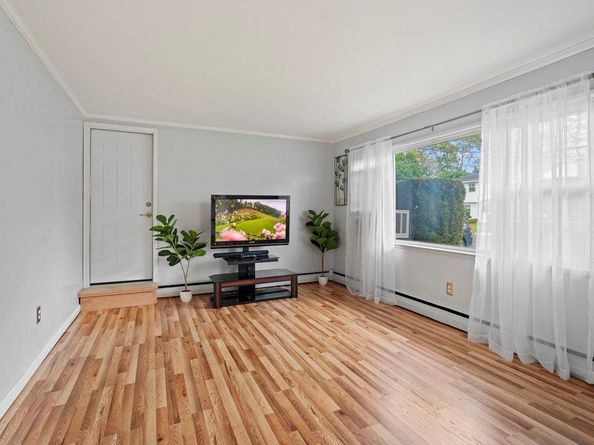 529 Davis Street, North Babylon NY 11703
