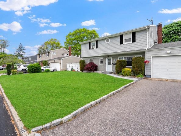 529 Davis Street, North Babylon NY 11703