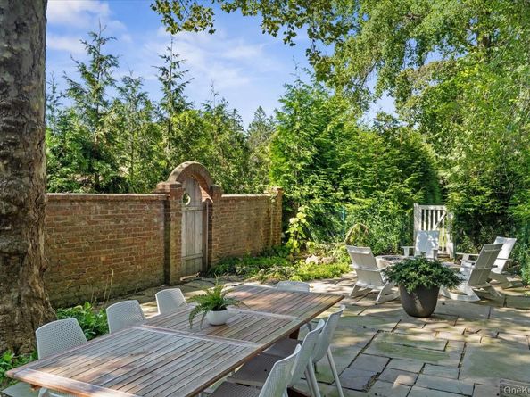 27 Notamiset Road, Westhampton Beach NY 11978