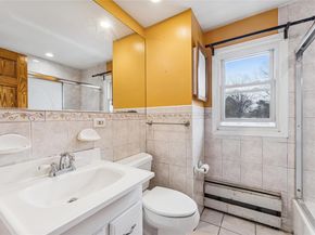 4 Foxcroft Road, Albertson NY 11507