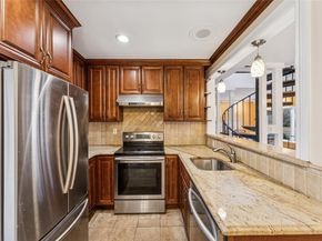 4 Foxcroft Road, Albertson NY 11507