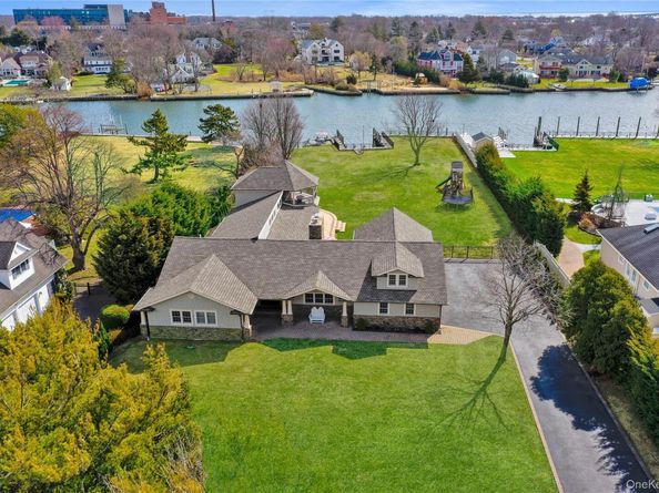 241 Willetts Lane, West Islip NY 11795