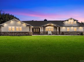 241 Willetts Lane, West Islip NY 11795