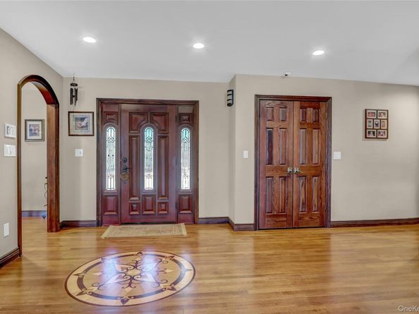 241 Willetts Lane, West Islip NY 11795