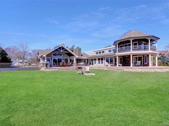 241 Willetts Lane, West Islip NY 11795