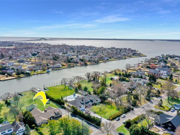 241 Willetts Lane, West Islip NY 11795