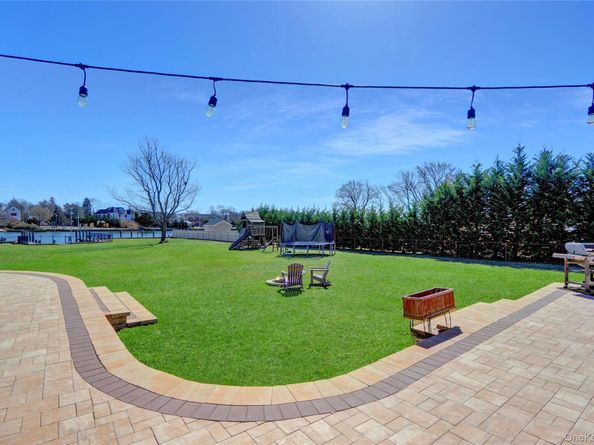 241 Willetts Lane, West Islip NY 11795