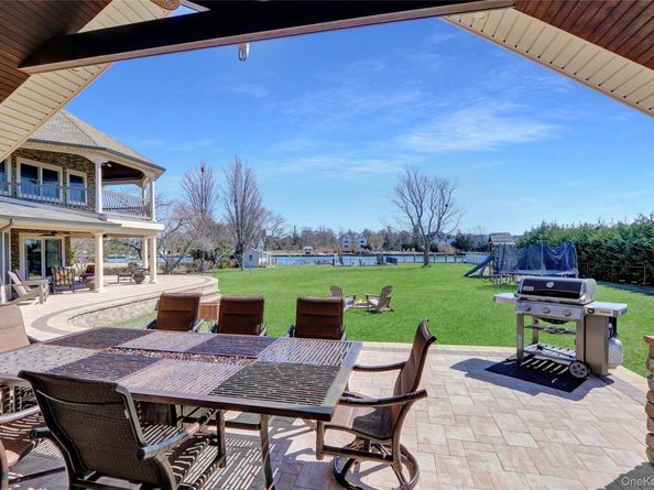 241 Willetts Lane, West Islip NY 11795