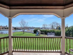 241 Willetts Lane, West Islip NY 11795