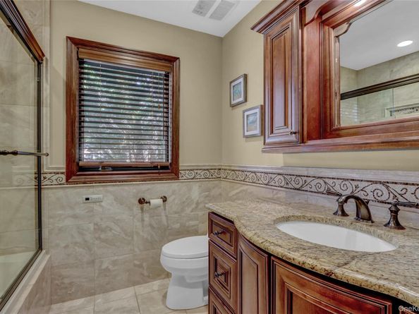 241 Willetts Lane, West Islip NY 11795