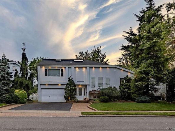 2872 Rosebud Avenue, Merrick NY 11566