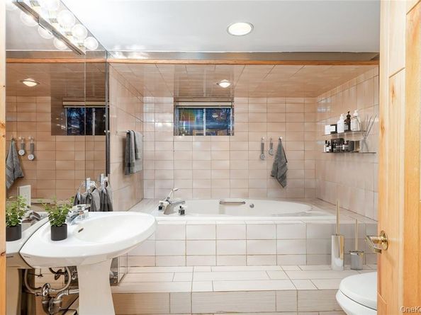 2872 Rosebud Avenue, Merrick NY 11566