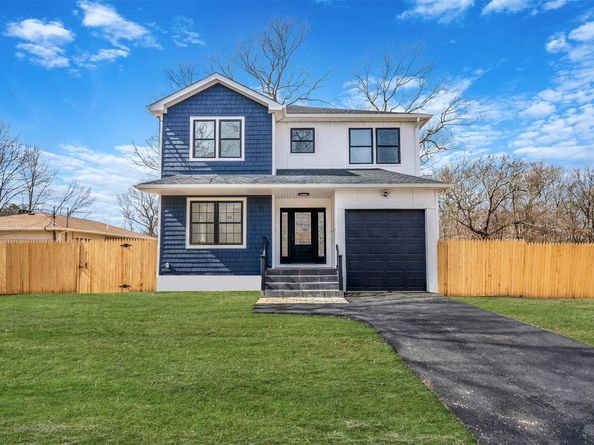 40 Hawkins Avenue, Medford NY 11763