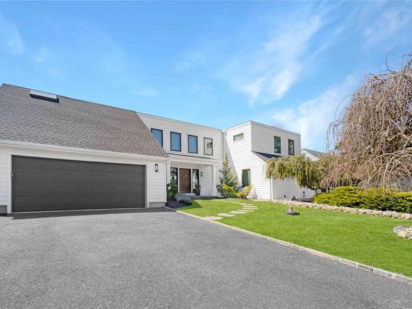 24 Laura Lee Drive, Center Moriches NY 11934