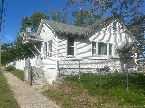583 Straight Path, West Babylon NY 11704