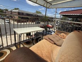62-23 69th Pl, Middle Village NY 11379
