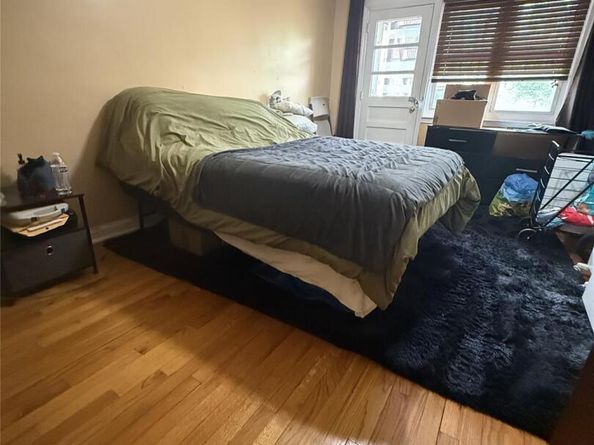 62-23 69th Pl, Middle Village NY 11379