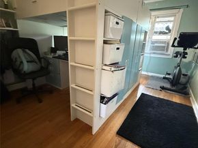 62-23 69th Pl, Middle Village NY 11379