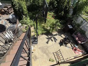 62-23 69th Pl, Middle Village NY 11379