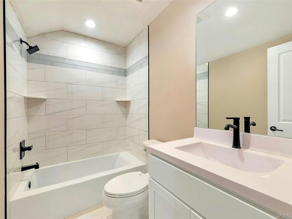 305 COMMACK Road, Shirley NY 11967