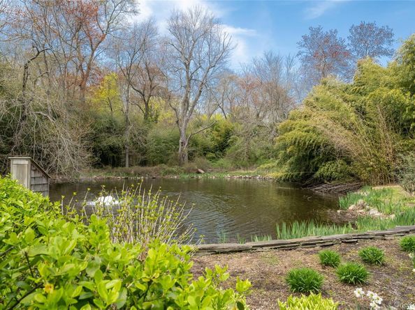 11 Morgan Lane, Locust Valley NY 11560