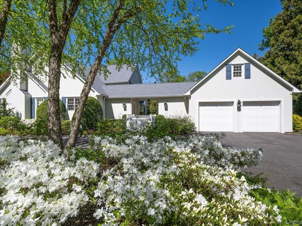 11 Morgan Lane, Locust Valley NY 11560