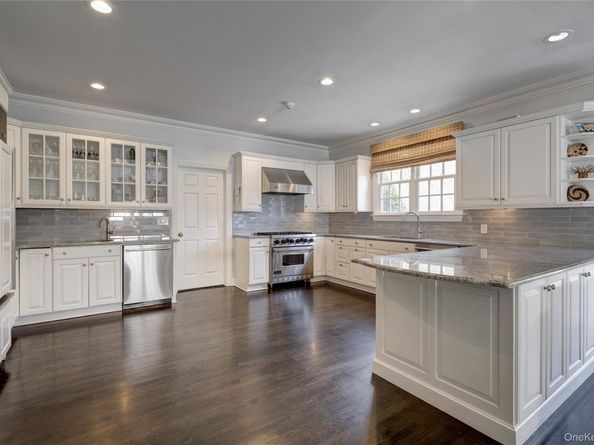 11 Morgan Lane, Locust Valley NY 11560