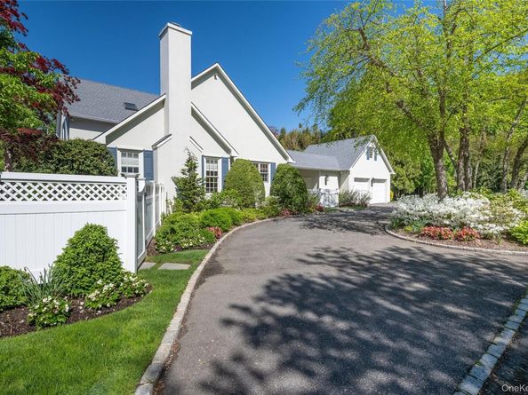 11 Morgan Lane, Locust Valley NY 11560
