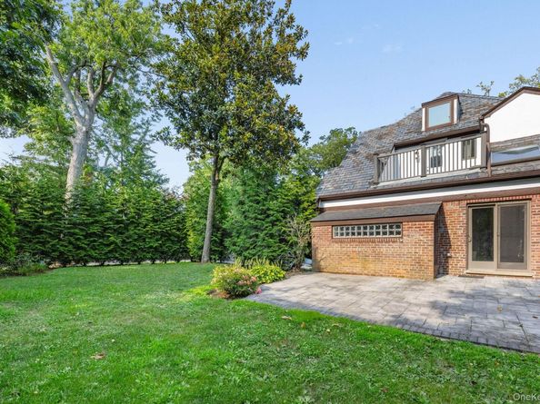 8702 Chevy Chase Street, Jamaica Estates NY 11432