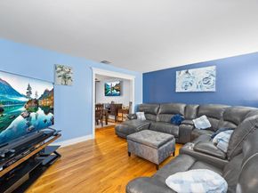 21 Victoria Lane, Manorville NY 11949