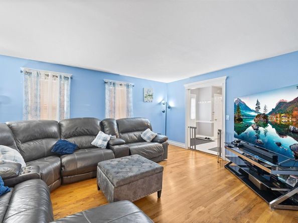 21 Victoria Lane, Manorville NY 11949