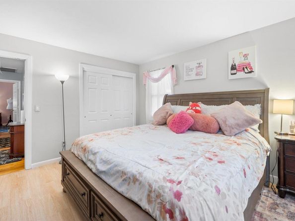 21 Victoria Lane, Manorville NY 11949