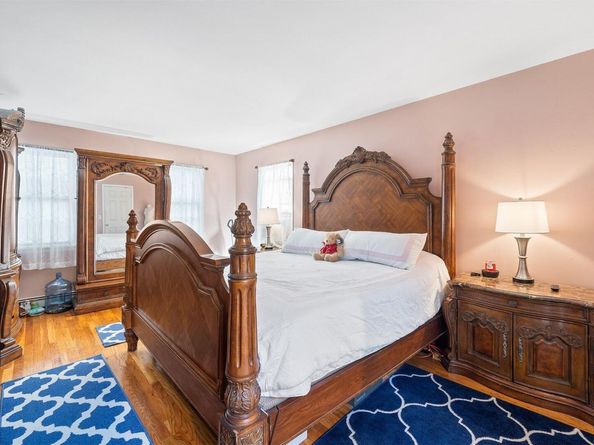 21 Victoria Lane, Manorville NY 11949