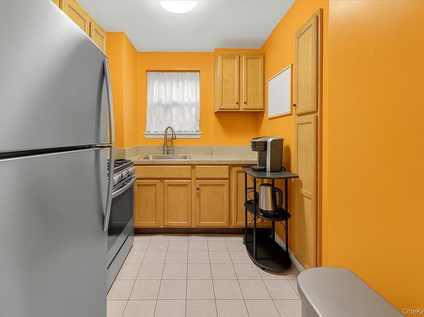 110 Pearsall Drive 3B, Mount Vernon NY 10552