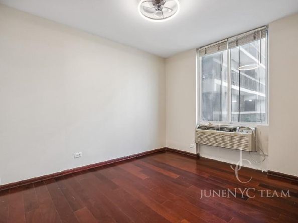 150-38 UNION Turnpike 4K, Flushing NY 11367