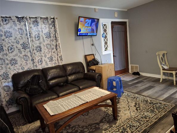 112 E Seaman Avenue E, Freeport NY 11520