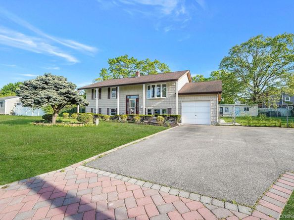 136 Tabor Street, Brentwood NY 11717