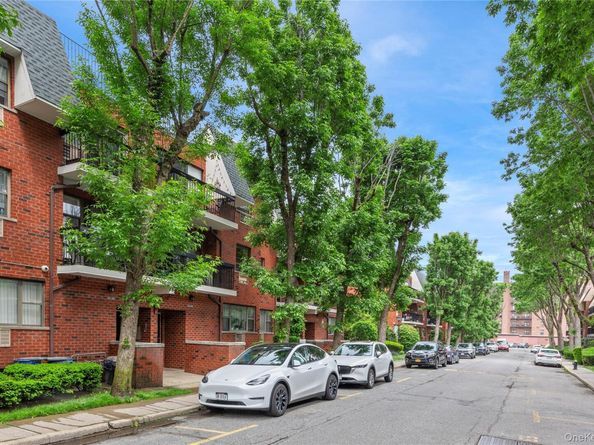 71-28 Sutton Place 3, Flushing NY 11365