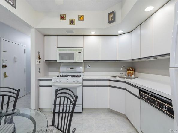 71-28 Sutton Place 3, Flushing NY 11365