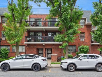 71-28 Sutton Place