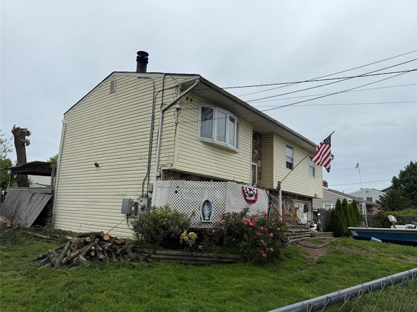 328 Brentwood Parkway, Brentwood NY 11717