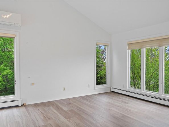 16 Eastland Drive, Glen Cove NY 11542